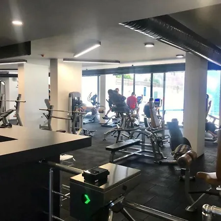La Perla - Apt 10 *